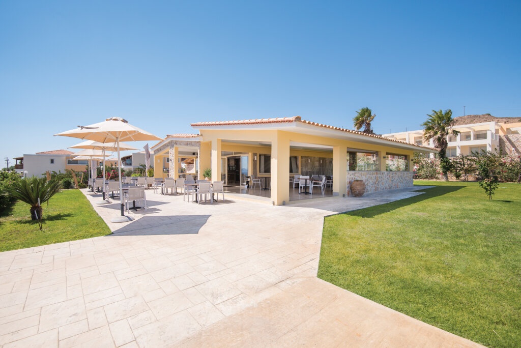 Grand Blue Beach Hotel 