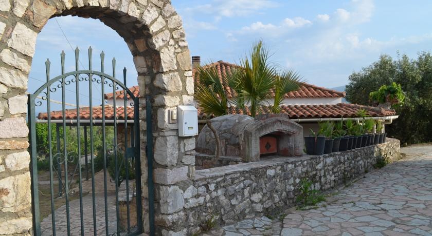 Melina House 