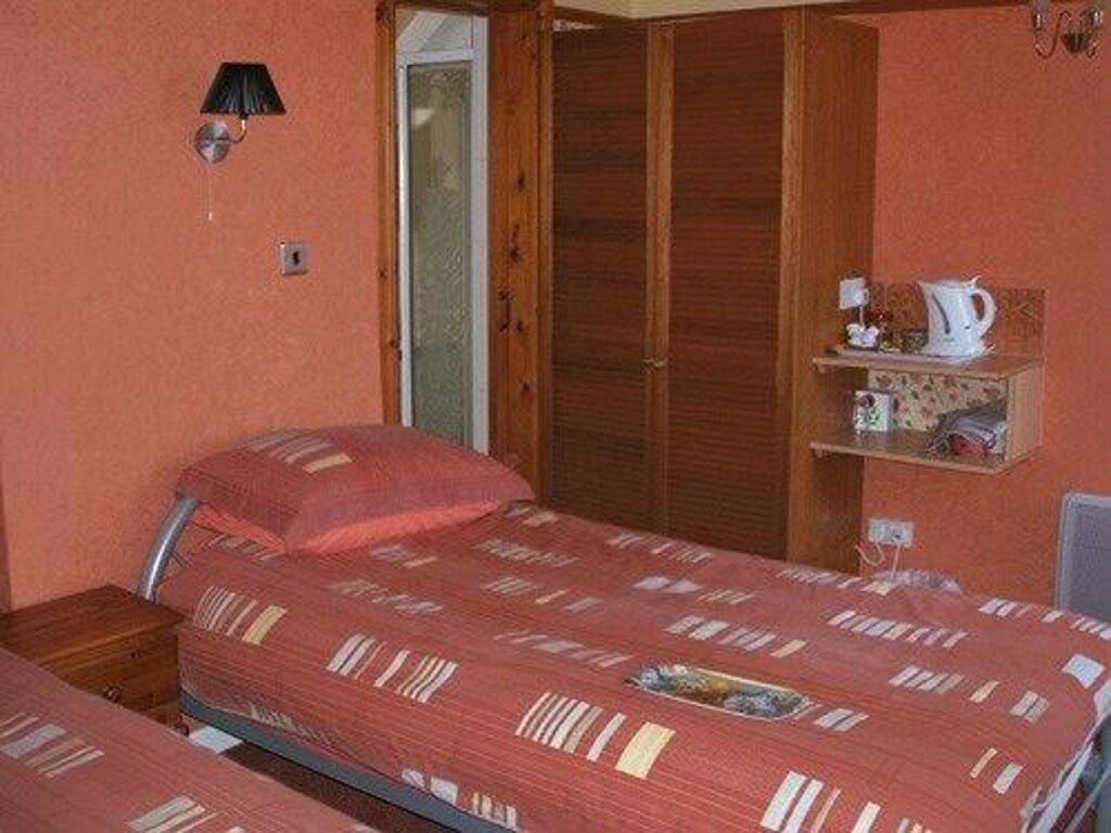 Pengilley Guest House 3*