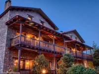 Pera Alonia Guest House 