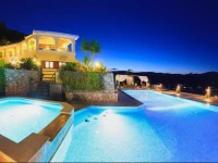 Villa Akros and Apartments 