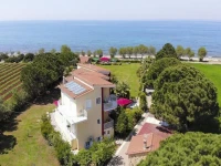 Irida Resort 