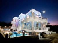 Kronos Villas 