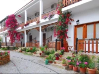 Vergonis Studios 