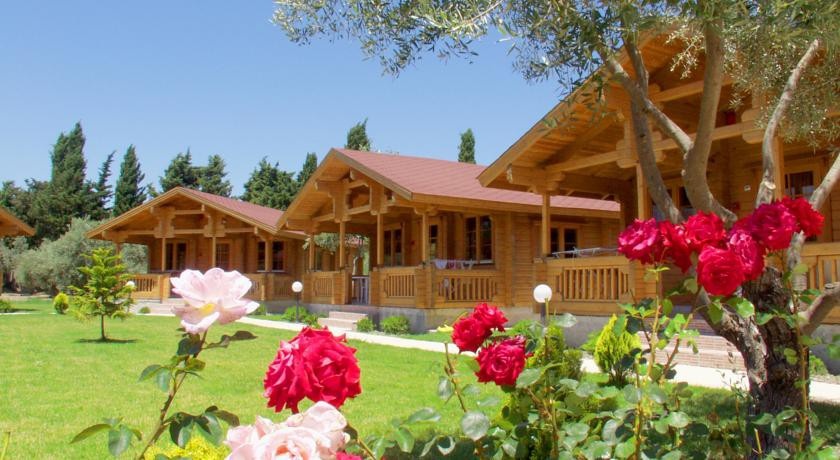 Sandys Studios Apartments & Log-Villas 