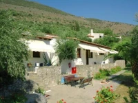 Kotronas Bay Bungalows 