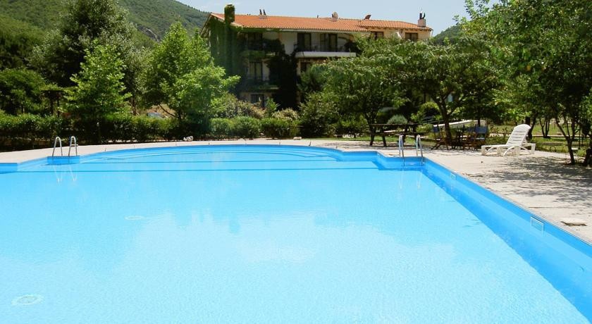 Agriani Hotel 