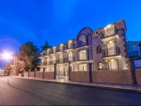 Must Hotel Sarakini 