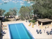 Amfitriti Hotel & Studios 