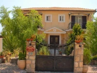 Christoforos Apartments 
