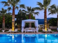 Ammos Apartments and Suites 