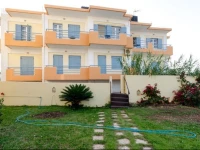 Aris Apartments 