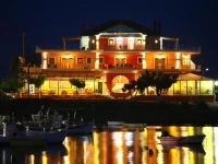 Faros Luxury Suites 