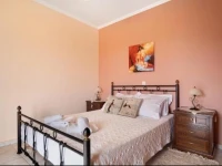 Lakis Apartments 