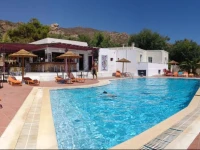 Purple Pig Stars Camping & Bungalows 