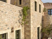 Moni Emvasis Luxury Suites 