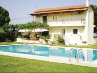 Five-Bedroom Holiday home with Sea View in Rogitika Achaia 