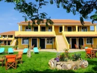 Pan-Dora Apartments 