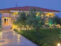 Gaia Studios & Apartments 