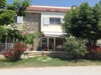 Neaktion Apartments 