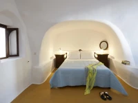 Kristy Cave House 