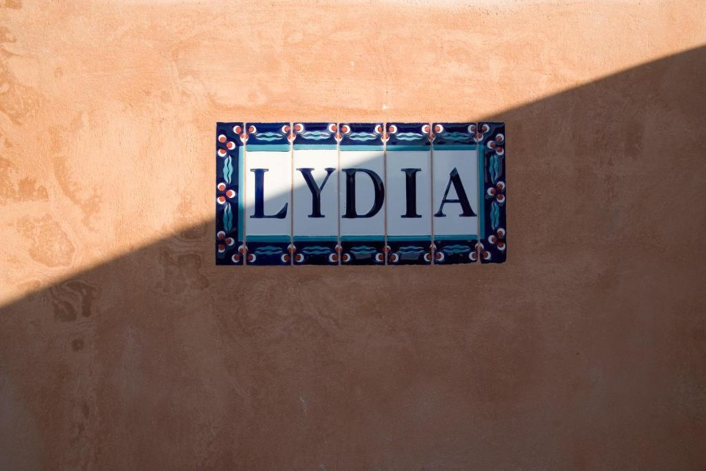 Lydia Cavehouse 