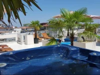 Harisis Apartments 