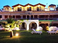 Studios & Apartments Efrosini 