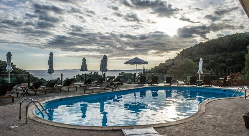 Enetiko Resort 