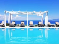 Bungalow White Luxury Apartments 