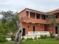 Foteinos Apartments 