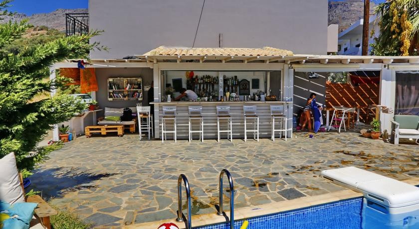 Calma Apartments & Studios 