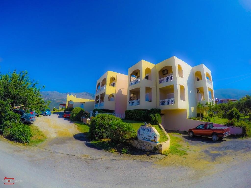 Finikas Apartments 