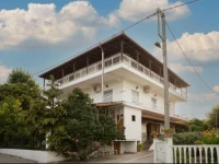 Gravanis Studios 