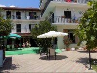 Des Roses Hotel 