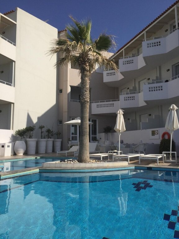 Petradi Beach Lounge Hotel 