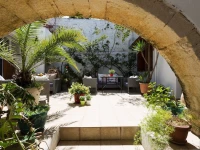 Lilys Apartments 
