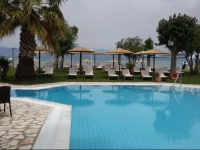 Robolla Beach Aparthotel 