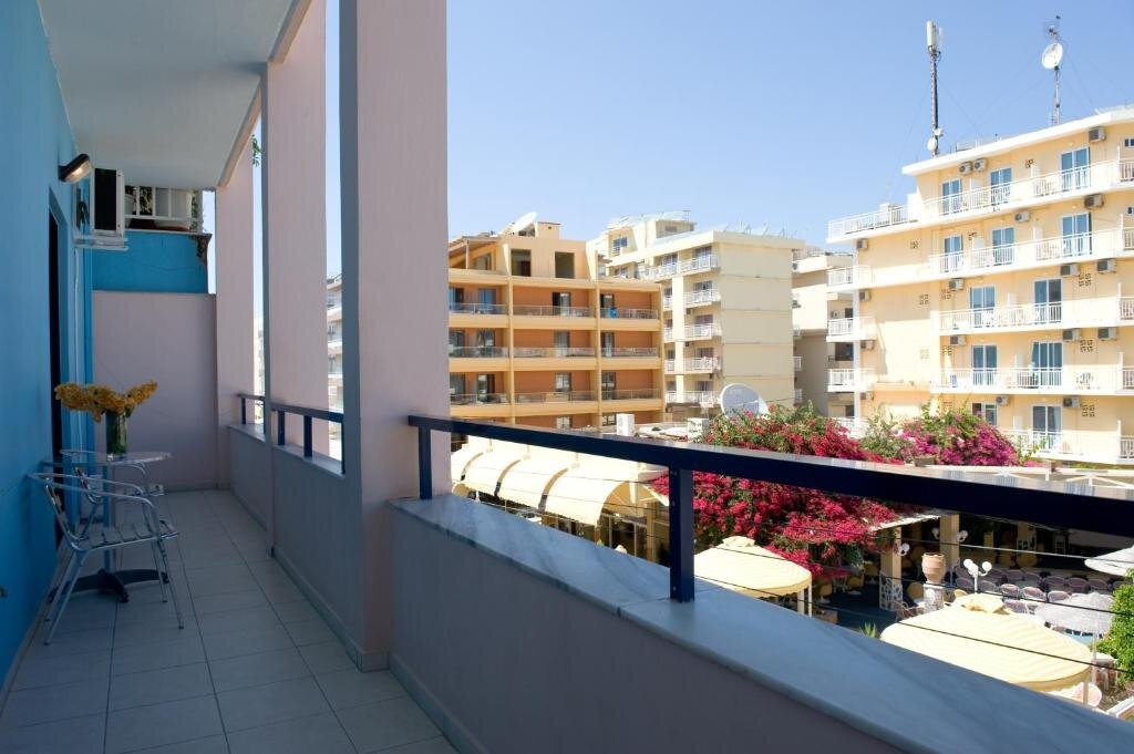 Kahlua Hotel Apartments 2*