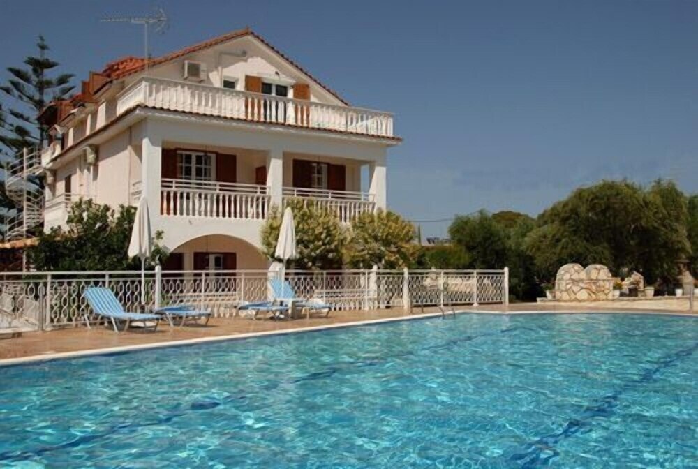 Elea Hotel 4*