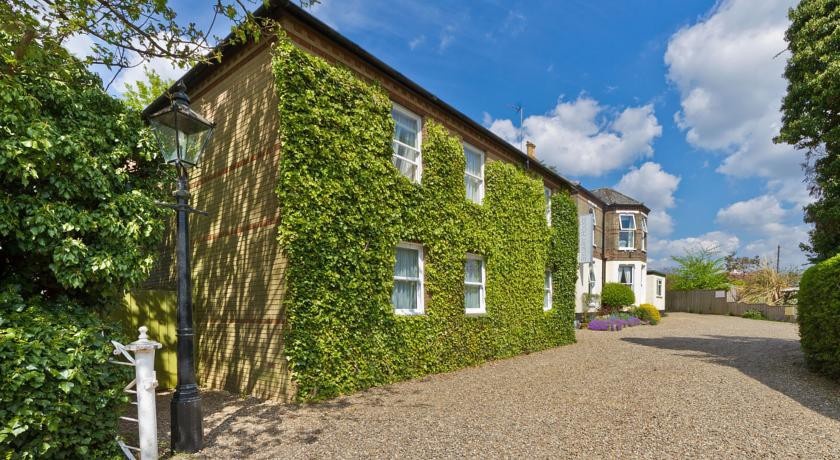 Stuart House Hotel 3*