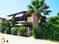 Grivas Apartments 