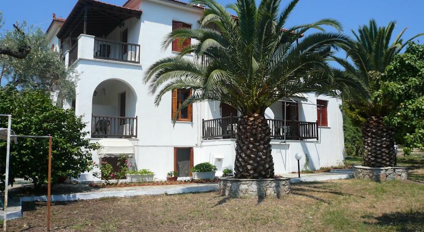 Liossis Rooms & Apartments 