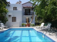Crystal Apartments & Rooms 