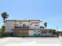 HOLLYWOOD Suites 