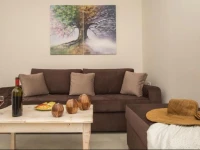 Pithos Apartments 
