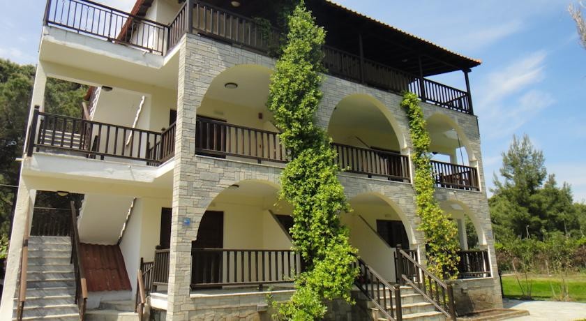 Dimitros Apartments 