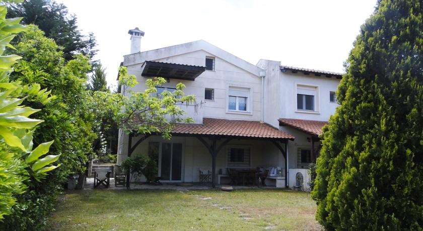 О•vas House 