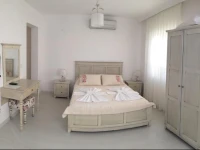 Tinas Hotel 