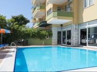 Iris Apart Hotel 
